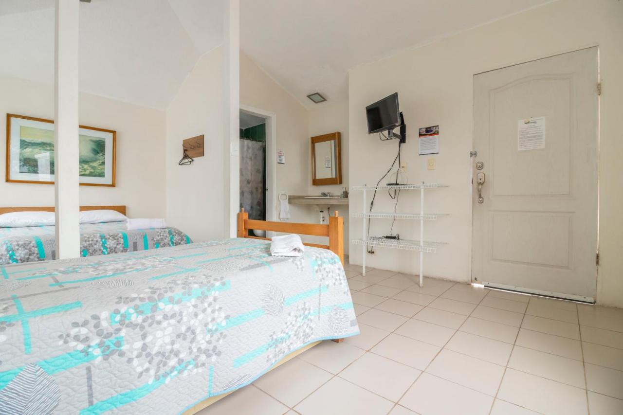 Oceanic Lodge Тонсупа Екстериор снимка