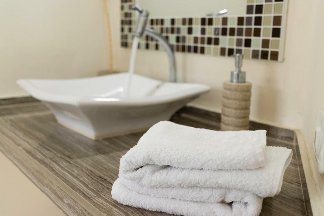 Oceanic Lodge Тонсупа Екстериор снимка